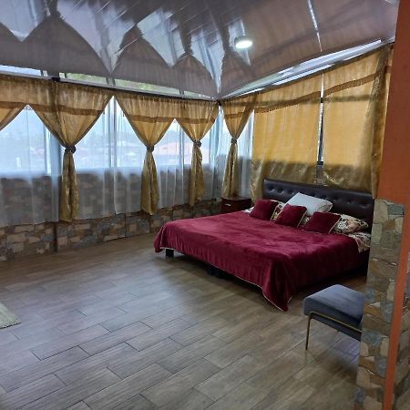 Hostal La Casa De Rodrigo Baeza Exteriör bild