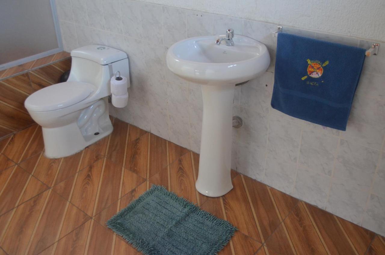 Hostal La Casa De Rodrigo Baeza Exteriör bild